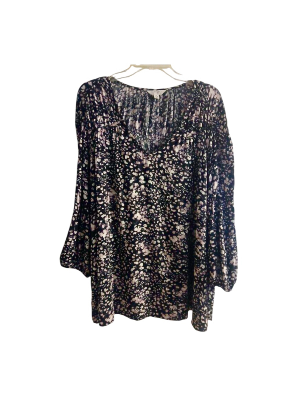 Women's Terra & Sky Plus 2X Black White Floral V-Neck Blouse - Picture 2 of 10